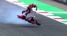 MotoGP, brutto incidente a Pirro, libere sospese. Pilota Ducati cosciente dopo soccorso