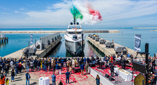 Grande nautica sempre in primo piano: cerimonia spettacolare per il varo del nuovo gioiello di ISA Yacht con… Ferrari testimonial
