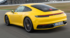 Porsche 911 Carrera S e 4S, per gli “smanettoni” debutta con cambio manuale a 7 marce