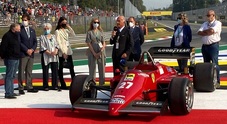 F1, circuito di Monza, la Parabolica intitolata a Michele Alboreto. Moglie Nadia: «Siamo felicissimi, lo desideravamo da tanto»