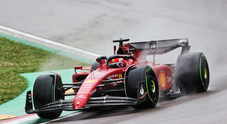 GP Imola, dominio Ferrari nelle libere 1 sotto la pioggia: Leclerc davanti a Sainz