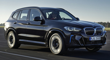 BMW iX3, novità estetiche in arrivo per il Suv elettrico. L'anteprima allo IAA di Monaco