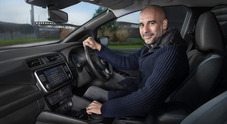 Pep Guardiola: «Mi preparo al futuro elettrificato e sostenibile al volante della mia Nissan Leaf»