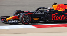 GP Bahrain, libere 1: Verstappen lancia la sfida, Bottas lo insegue, Ferrari quinta con Leclerc