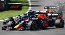 Il giovane Verstappen mette alla corde re Hamilton: nona vittoria stagionale, il Mondiale è ad un passo