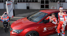 Seat Leon Cupra salta in sella alla Ducati: sarà l'auto ufficiale delle rosse in MotoGP