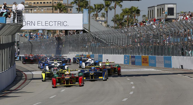 Il circuito cittadino di Long Beach dove le monoposto elettriche di Formula E si sfidano è lungo 2,1 Km. Nel 2015 ha vinto Piquet davanti a Vergne e Di Grassi
