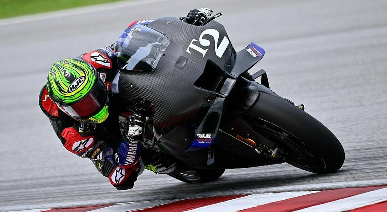 Crutchlow con la sua Yamaha guida le prove a Sepang, in Malesia