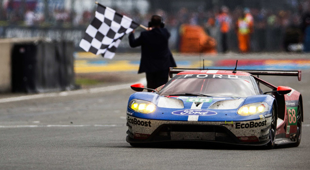 La Ford GT metre taglia il traguardo vittoriosa della 24 ore di Le Mans