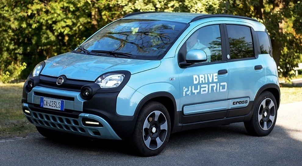 La Fiat Panda Hybrid City Cross a metano