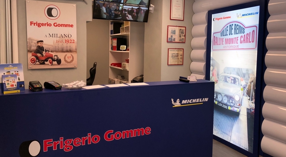 L'interno del negozio Michelin di Milano