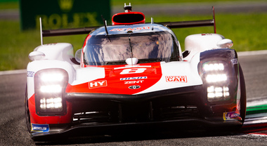Le Mans, doppietta Toyota all'esordio della Hypercar. Ma questa volta vincono Kobayashi, Conway e López