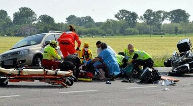 Incidenti stradali: 30 vittime nel fine settimana, tra loro 18 motociclisti. Asaps, servono corsi di guida sicura