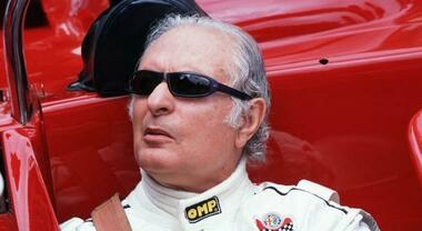 Addio a Ninni Vaccarella, vinse tre volte la Targa Florio. Pilota siciliano aveva 88 anni, corse le più celebri gare motori