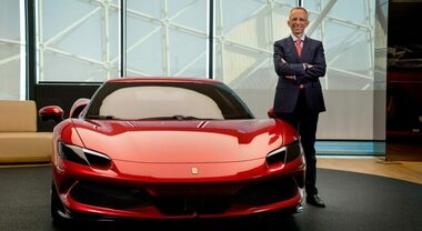 Ferrari, l’ad Vigna: «Portafoglio ordini copre tutto il 2023 e parte del 2024. Elettrificazione procede secondo i piani»