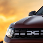 Dacia, con la nuova identità visuale Duster cambia marcia. Grafica minimalista e attenzione all’essenziale ma con stile